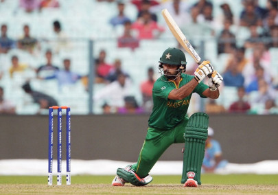hafeez dismisses speculation he is after permanent captaincy backs azhar ali hafeez dismisses speculation he is after permanent captaincy backs azhar ali