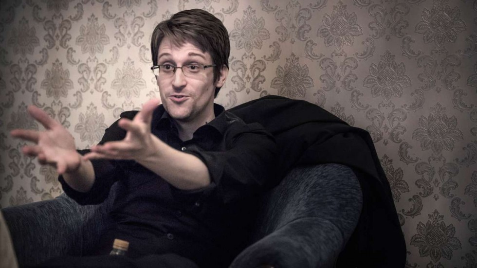 russia says snowden can stay two more years