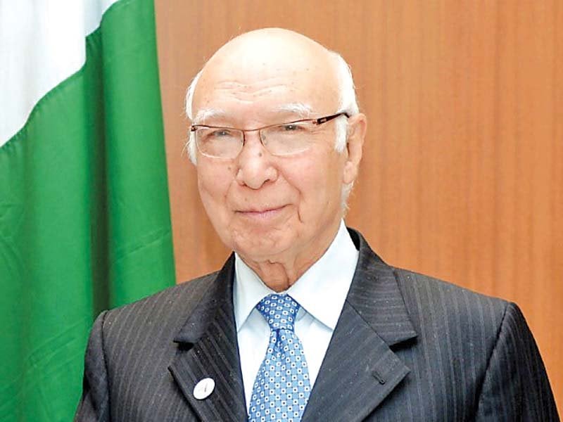 pm adviser sartaj aziz photo file