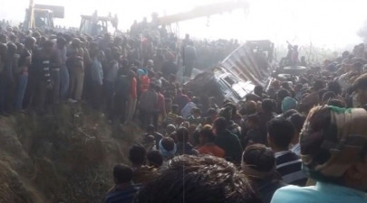 india school bus crash kills at least 15 children india school bus crash kills at least 15 children