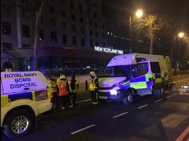 westminister police and the royal navy worked to remove the ordinance from the thames photo twitter westminister police and the royal navy worked to remove the ordinance from the thames photo twitter
