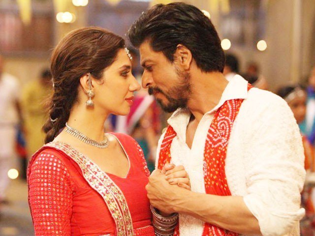 mahira khan and shah rukh khan in a scene in raees screengrab