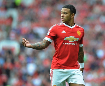 lyon sign memphis depay from manchester united