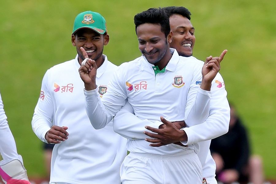 shakib al hasan c claimed three wickets to end new zealand 039 s day on 260 7 photo afp