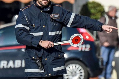 at least 7 killed in italy bus crash children on board at least 7 killed in italy bus crash children on board