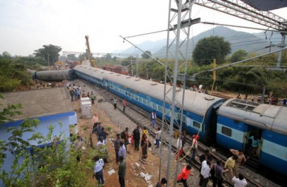 at least 39 killed as train derails in andhra pradesh at least 39 killed as train derails in andhra pradesh