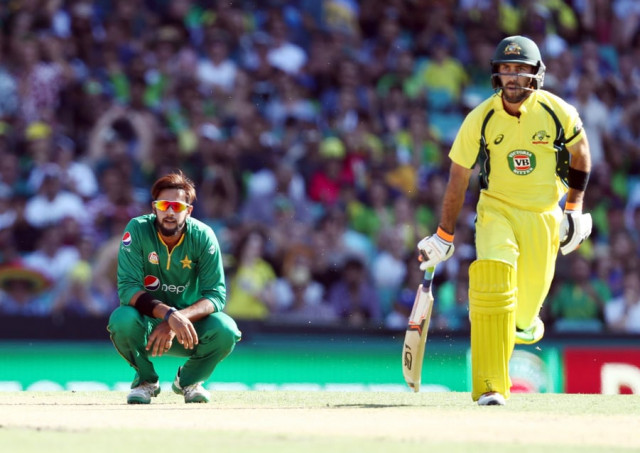 bowler pakistan 039 s imad wasim l reacts after being hit by australia 039 s glenn maxwell r during the fourth one day international odi cricket match between australia and pakistan in sydney on january 22 2017 photo afp bowler pakistan 039 s imad wasim l reacts after being hit by australia 039 s glenn maxwell r during the fourth one day international odi cricket match between australia and pakistan in sydney on january 22 2017 photo afp