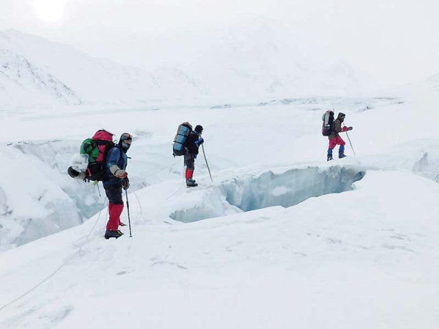 pakistani dutch mountaineers rescued pakistani dutch mountaineers rescued