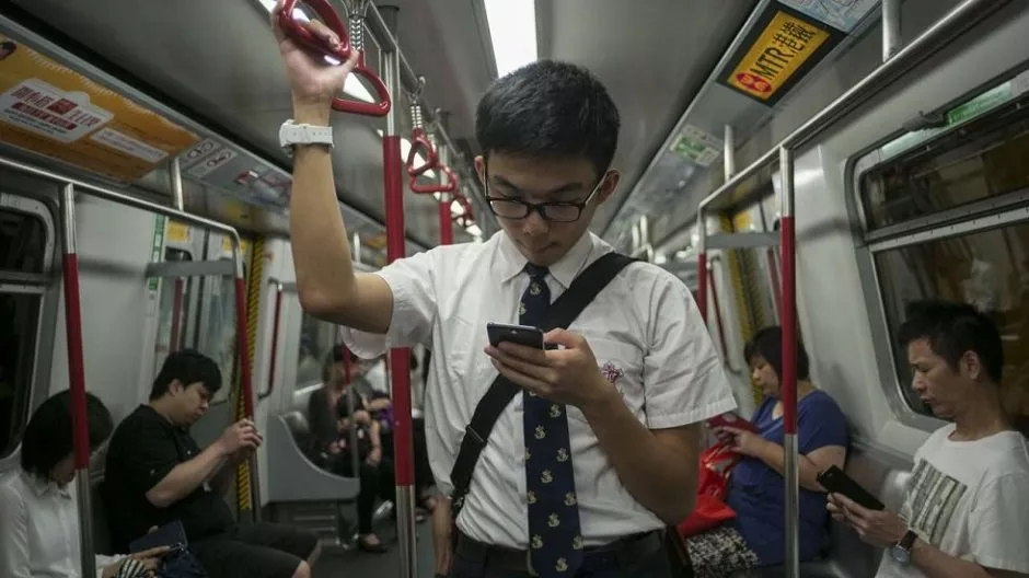 95 1 per cent of the people go online through cellphones photo afp 95 1 per cent of the people go online through cellphones photo afp
