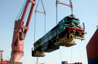 consignment of modern us locomotives reaches karachi consignment of modern us locomotives reaches karachi