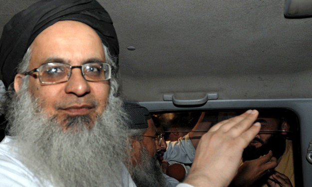 lal masjid cleric abdul aziz acquitted in death threats case