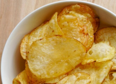 authorities seal unit for selling unhygienic potato crisps