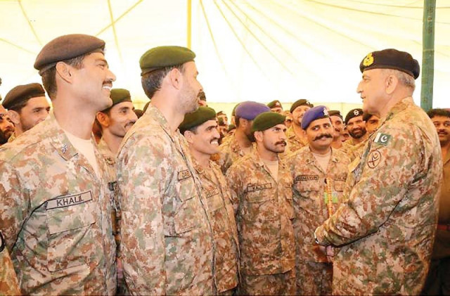 general qamar bajwa speaking to soldiers at multan garrison photo nni general qamar bajwa speaking to soldiers at multan garrison photo nni
