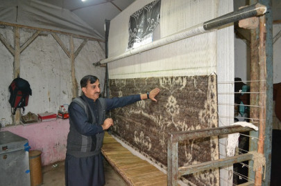 with afghan refugees leaving is pakistan waving goodbye to carpet weaving with afghan refugees leaving is pakistan waving goodbye to carpet weaving