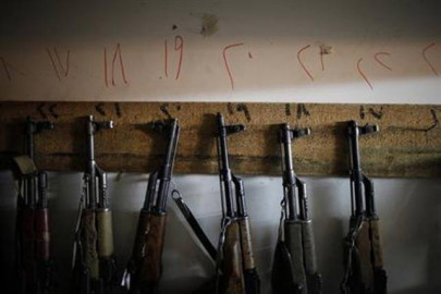 stop arms inflow from k p to karachi demands mqm