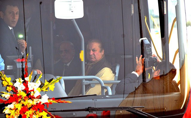 prime minister nawaz sharif travels in a metro bus after inauguration of the service in multan photo app prime minister nawaz sharif travels in a metro bus after inauguration of the service in multan photo app