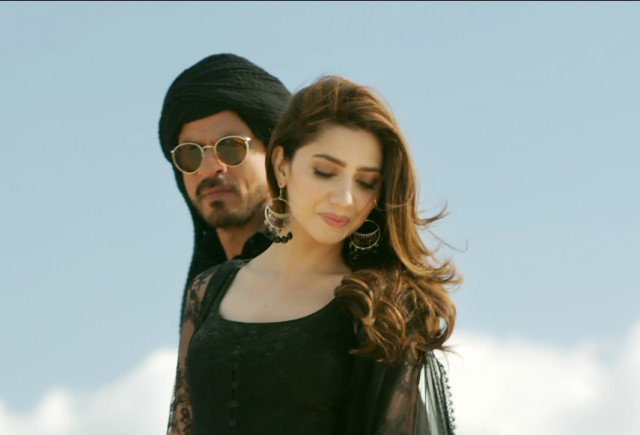 a screengrab from srk mahira starrer raees a screengrab from srk mahira starrer raees