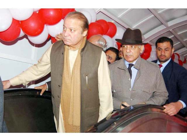 premier nawaz sharif visits a station of multan metro bus service photo inp premier nawaz sharif visits a station of multan metro bus service photo inp