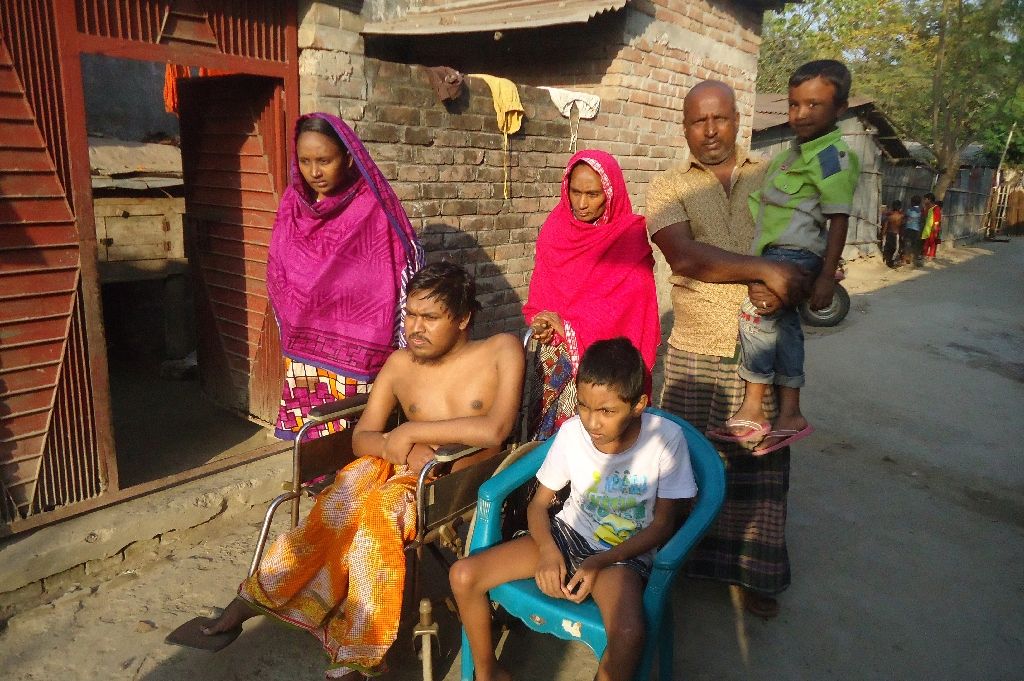 bangladeshi father tofazzal hossain with his family photo afp