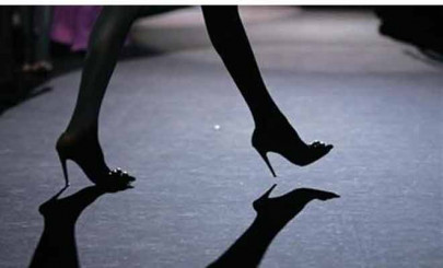 women shouldn t be asked to wear high heels make up at work uk inquiry says