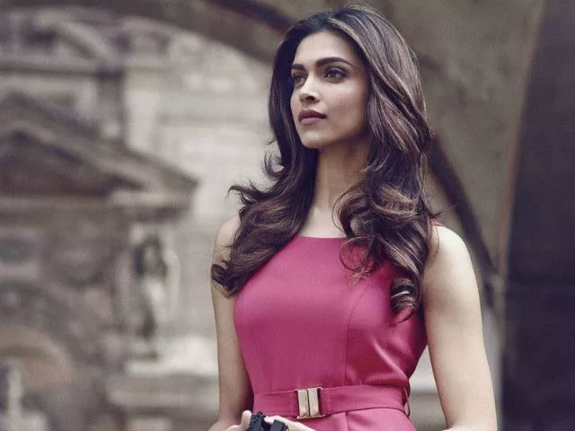 deepika will play the role of a queen photo publicity deepika will play the role of a queen photo publicity