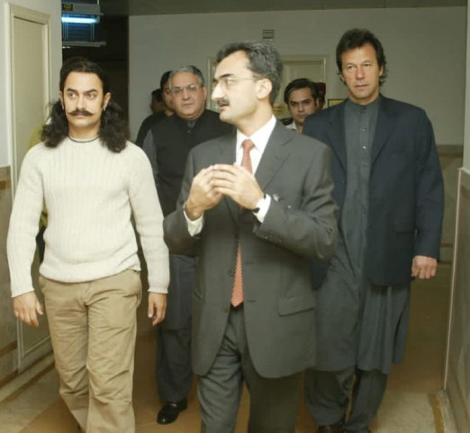 when pm imran khan amir khan met at shaukat khanum when pm imran khan amir khan met at shaukat khanum