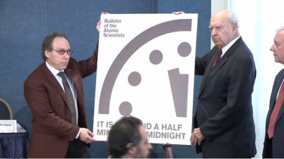 the world is two and a half minutes from apocalypse doomsday clock scientists say the world is two and a half minutes from apocalypse doomsday clock scientists say