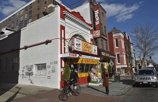 people walk past the landmark ben 039 s chili bowl in washington dc after a mural of actor bill cosby was painted over on january 26 2017 photo afp people walk past the landmark ben 039 s chili bowl in washington dc after a mural of actor bill cosby was painted over on january 26 2017 photo afp