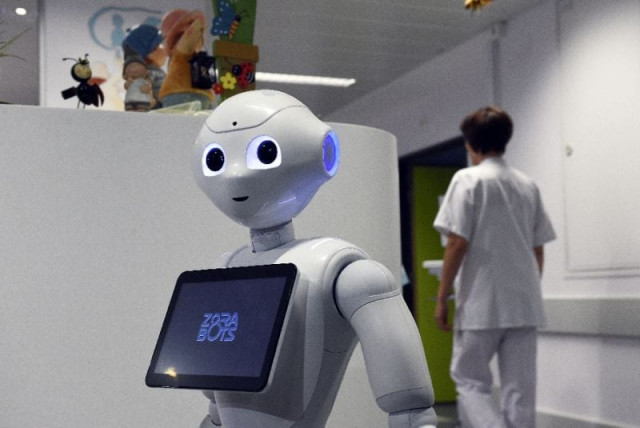 startup starship is launching a pilot project of robotic deliveries in early february photo afp startup starship is launching a pilot project of robotic deliveries in early february photo afp