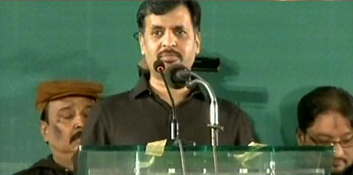 chairman pak sarzameen party psp mustafa kamal addressing his workers at a rally in karachi on january 29 2017 express news screen grab