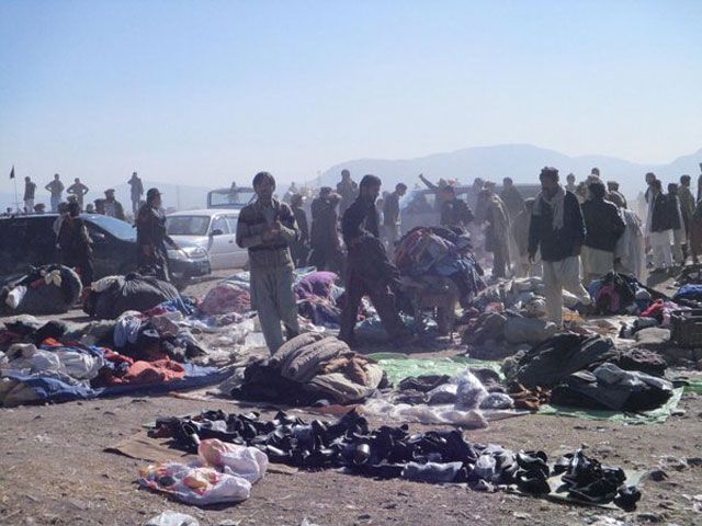 people gather at the blast site in parachinar kurram agency on december 13 2015 photo twitter