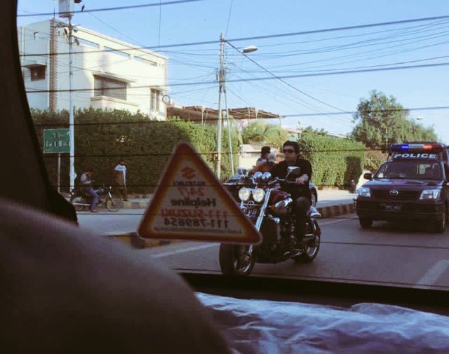 faisal vawda riding a motorbike in zamzama karachi photo twitter zeshanmalick