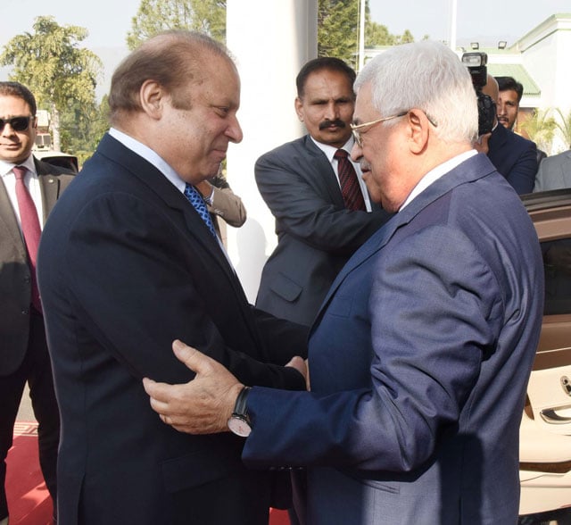 prime minister nawaz sharif shakes hands with palestinian president mahmoud abbas upon latter 039 s arrival at the pm house in islamabad on tuesday january 31 2017 photo pml n