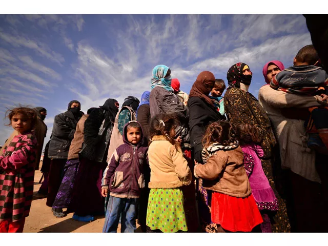 displaced women and children who fled from fighting with islamic state militants arrive at hashid shaabi or popular mobilisation forces pmf camp west of mosul iraq january 30 2017 photo reuters displaced women and children who fled from fighting with islamic state militants arrive at hashid shaabi or popular mobilisation forces pmf camp west of mosul iraq january 30 2017 photo reuters
