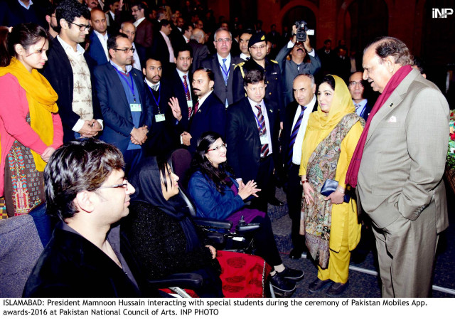 president mamnoon hussain interacting with special students during the cermony of pakistan mobile app wards photo inp president mamnoon hussain interacting with special students during the cermony of pakistan mobile app wards photo inp