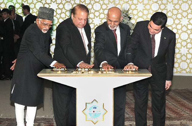 leasders from india pakistan afghanistan and turkmenistan press the button to begin the welding process of the tapi gas pipeline in the turkmenistan city of mary photo afp