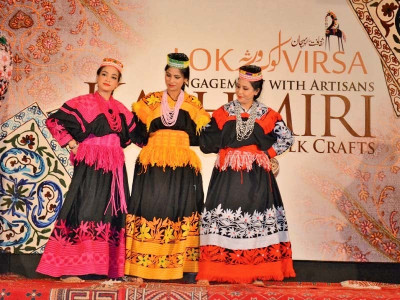 folk music enthrals audience at lok mela folk music enthrals audience at lok mela