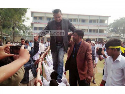 bangladesh probes politician s walk on human bridge bangladesh probes politician s walk on human bridge