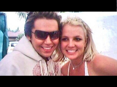 man undergoes 90 surgeries to look like idol britney spears