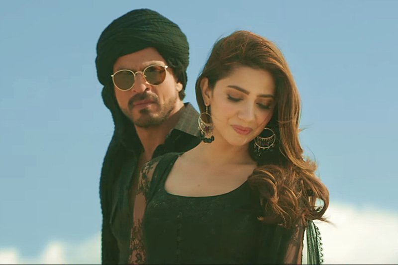 shah rukh khan and mahira khan in a song sequence from their movie raees screen grab