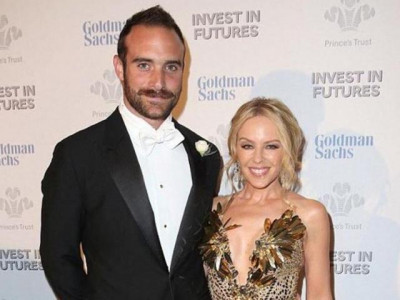 kylie minogue splits from joshua sasse