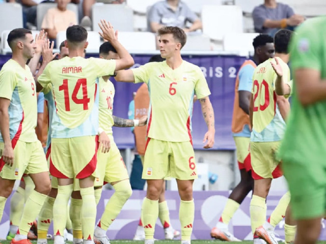 spanish players celebrate their goal photo afp spanish players celebrate their goal photo afp