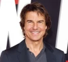 tom cruise stuns fans with rooftop stunt at bfi ahead of mission impossible premiere tom cruise stuns fans with rooftop stunt at bfi ahead of mission impossible premiere