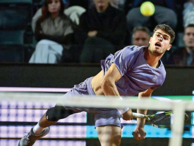 carlos alcaraz saw off serbia s laslo djere to reach the italian open last 16 for the first time photo afp carlos alcaraz saw off serbia s laslo djere to reach the italian open last 16 for the first time photo afp