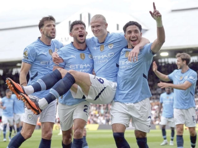 manchester city players celebrate their 2 0 victory over fulham photo afp manchester city players celebrate their 2 0 victory over fulham photo afp