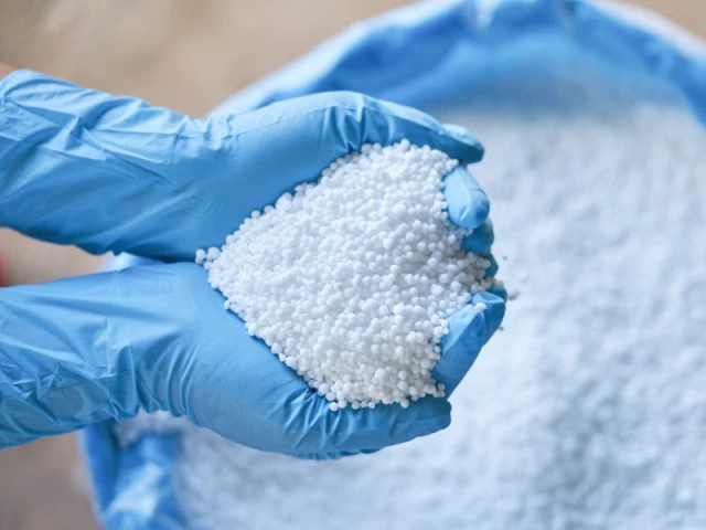 urea prices fall 7 despite 32 global hike