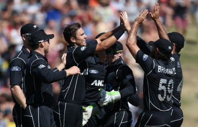 boult six for gives new zealand chappell hadlee trophy