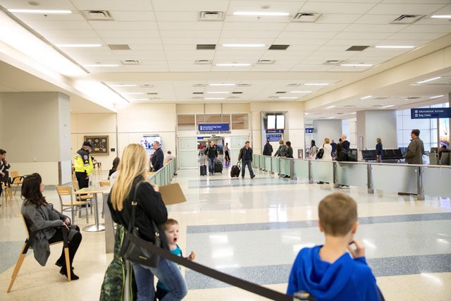 international arrivals proceed normally at dallas fort worth international airport after a federal judge in washington state issued a nationwide stop of the travel ban imposed by us president donald trump 039 s executive order in dallas texas us february 4 2017 photo reuters