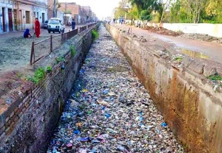 canals clogged as trash continues pouring in