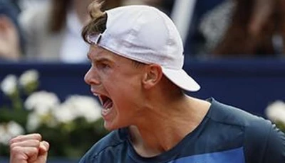 rune not ready on tennis return rune not ready on tennis return